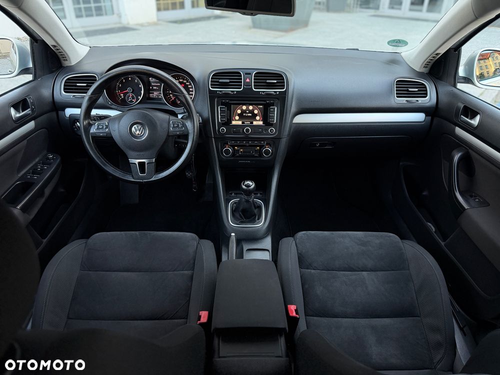 Volkswagen Golf - 8