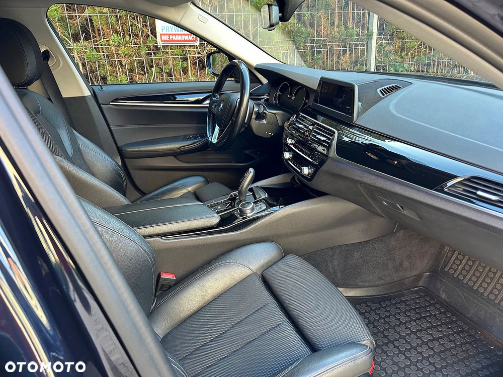BMW Seria 5 520d Sport Line - 12