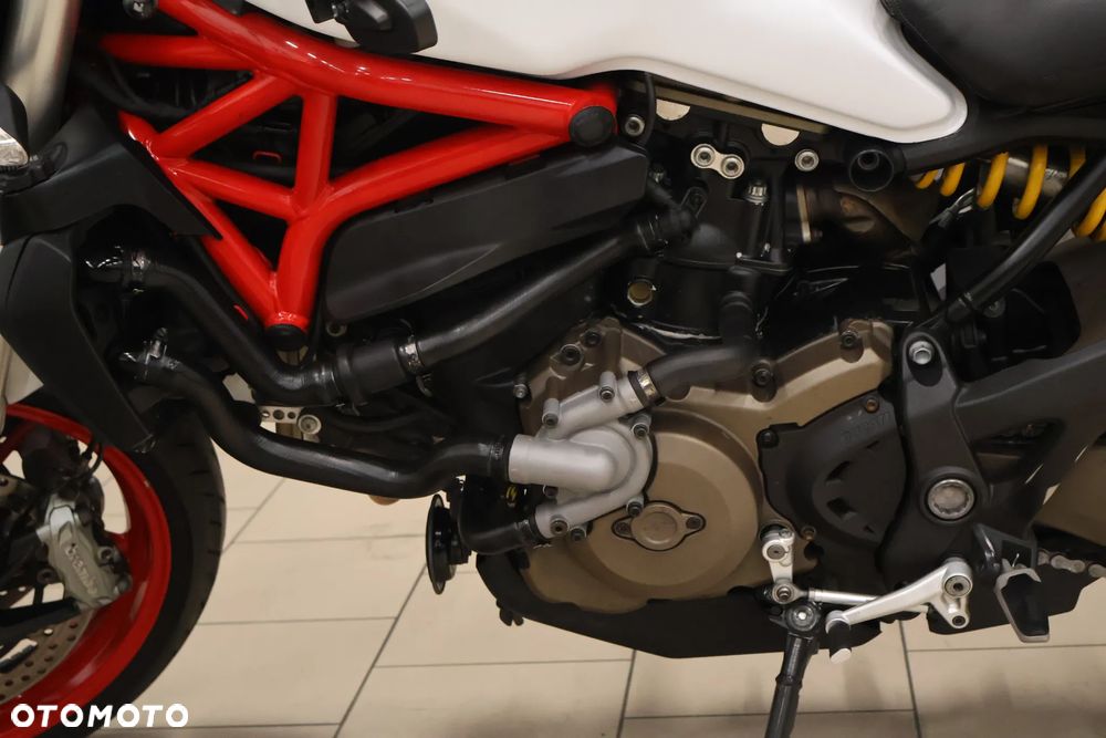 Ducati Monster - 26