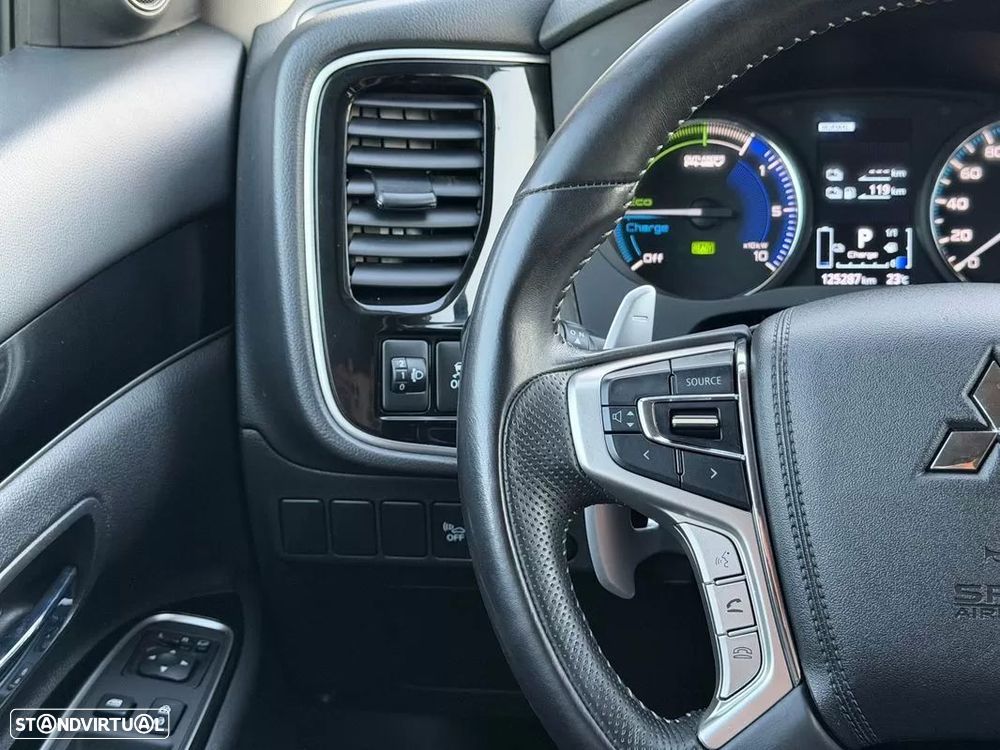 Mitsubishi Outlander 2.4 Instyle - 25