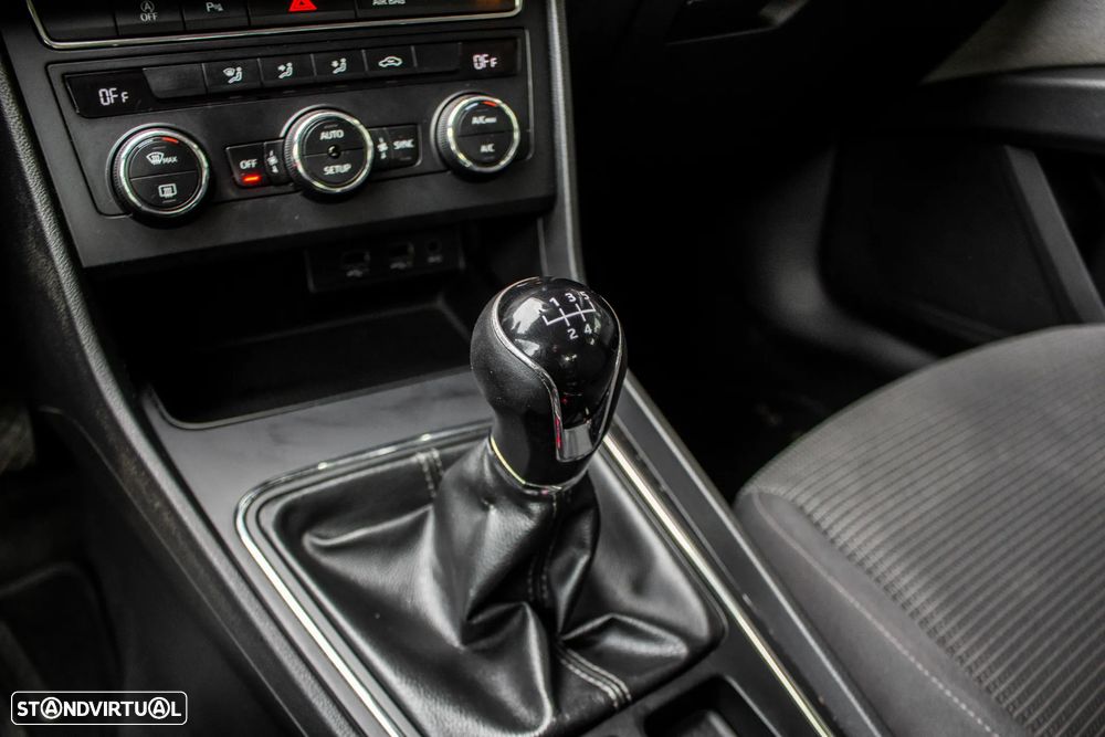 SEAT Leon ST 1.6 TDI Reference S/S - 19