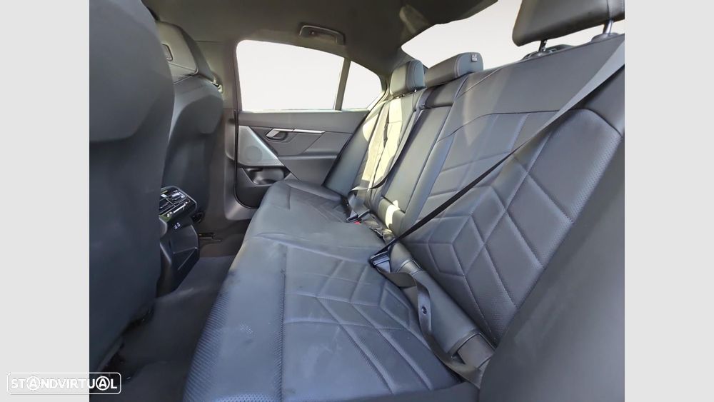 BMW 520 d Pack Desportivo M - 14