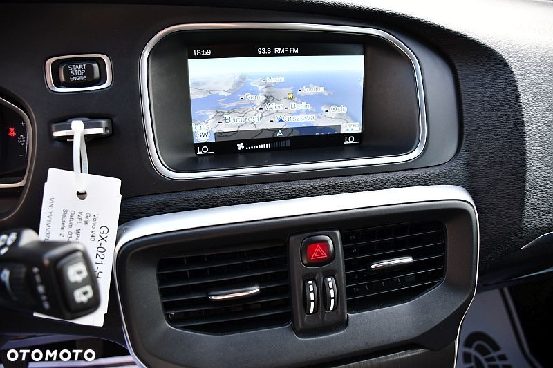 Volvo V40 T3 Momentum - 14