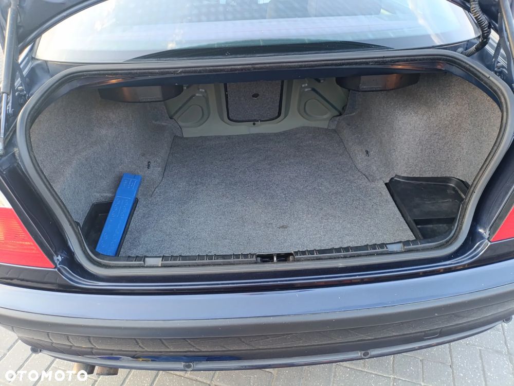 BMW Seria 3 320i Edition Exclusive - 21