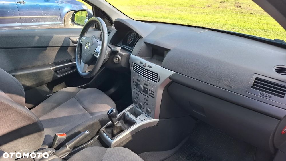 Opel Astra 1.6 - 9