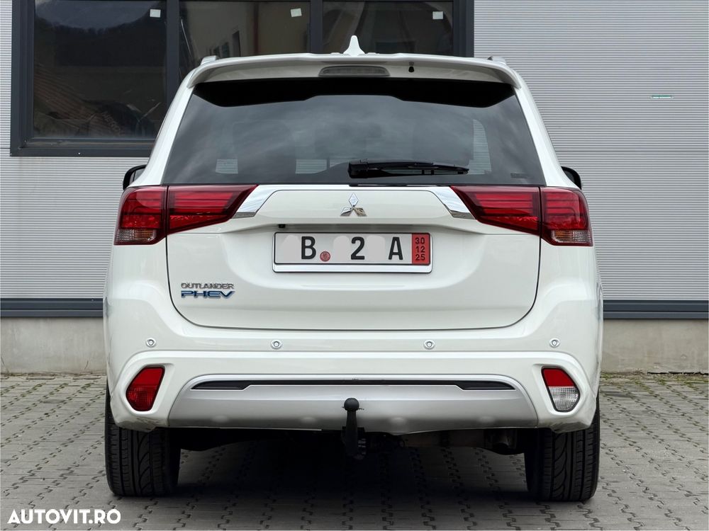 Mitsubishi Outlander - 38