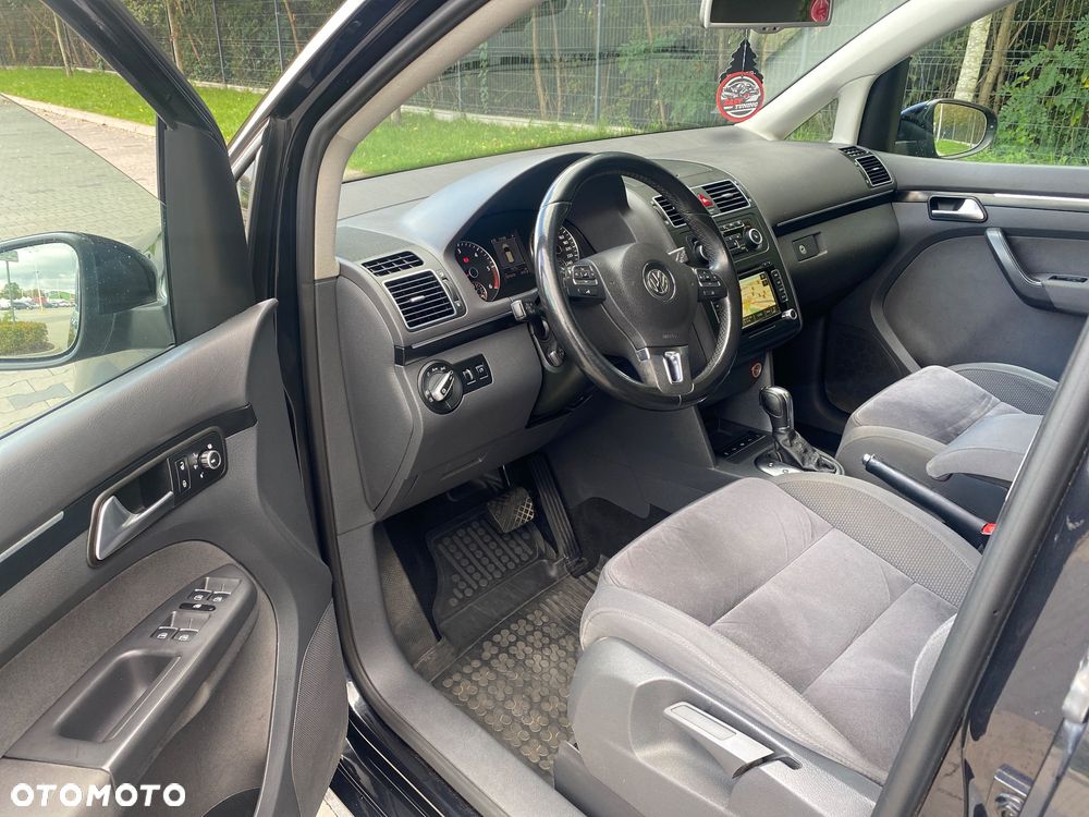 Volkswagen Touran - 19
