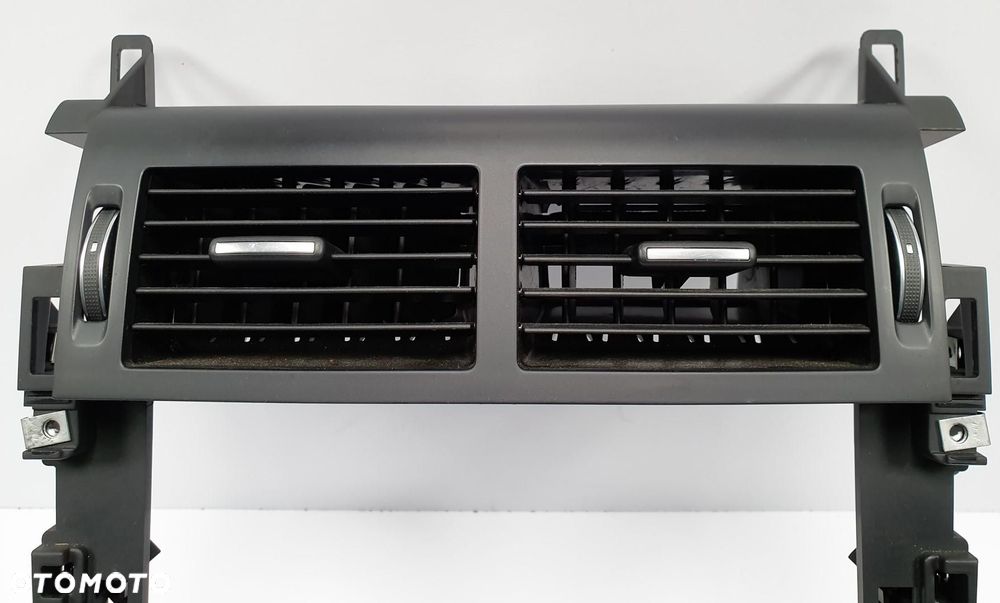 RAMKA OSŁONA RADIA KRATKI NAWIEWU DISCOVERY L550 - 2