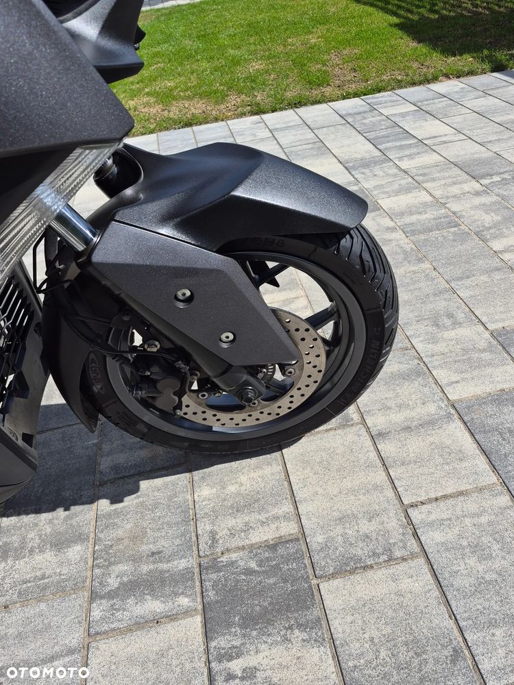 Yamaha X-max - 11