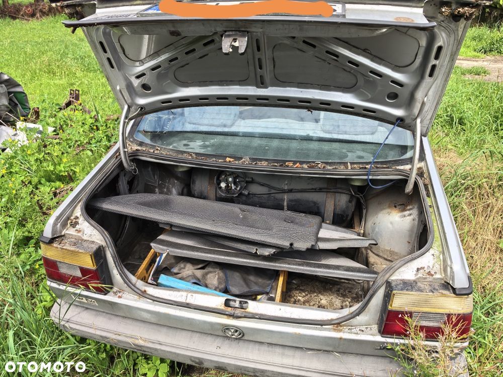 Volkswagen Jetta - 4