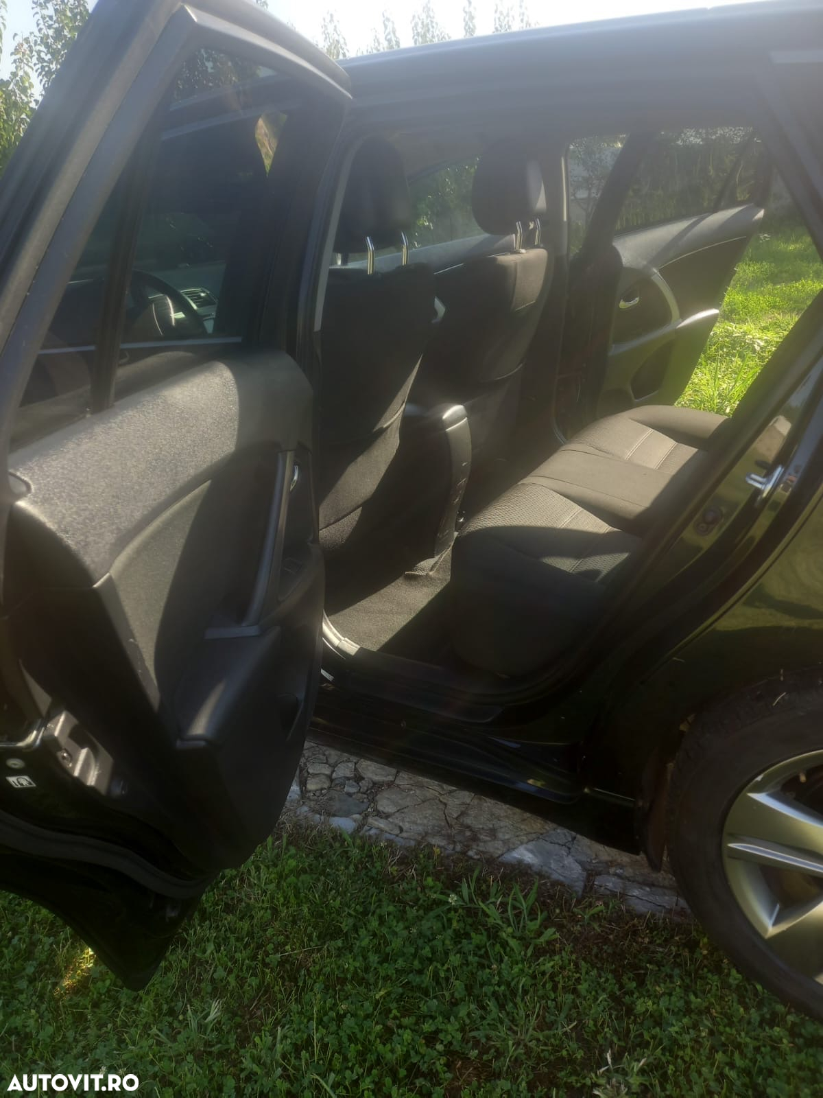 Toyota Avensis 2.0 D-4D Executive - 9