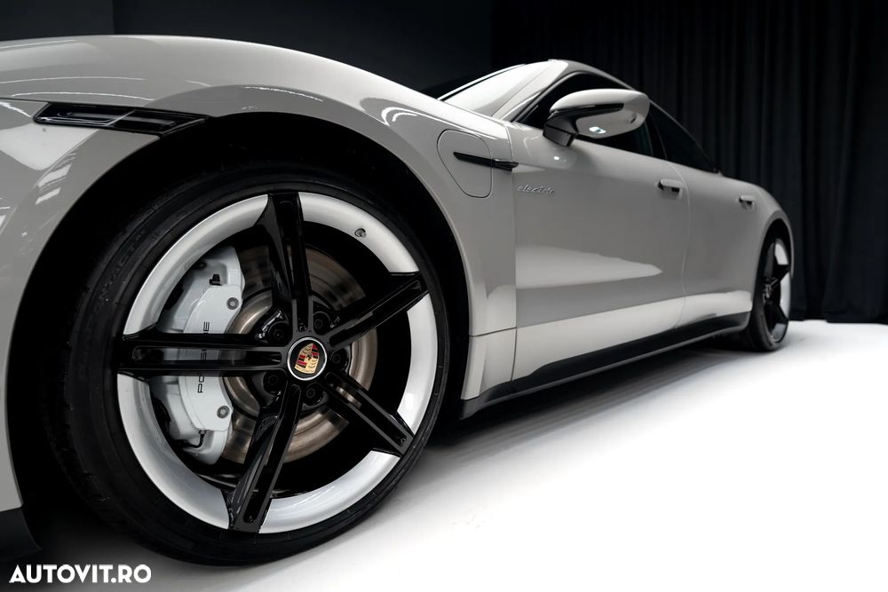 Porsche Taycan Standard - 3
