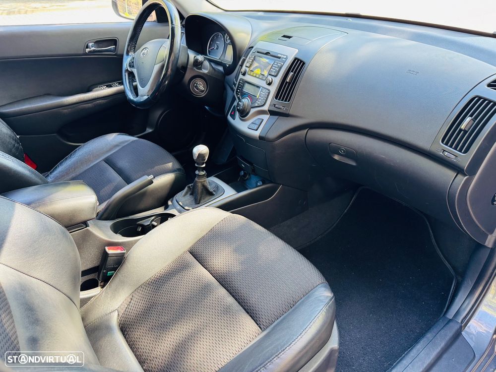 Hyundai i30 1.6 CRDI Blue Comfort - 9