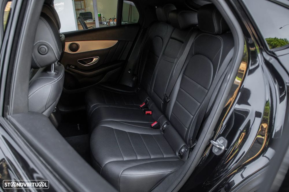 Mercedes-Benz GLC 250 d 4Matic 9G-TRONIC AMG Line - 31