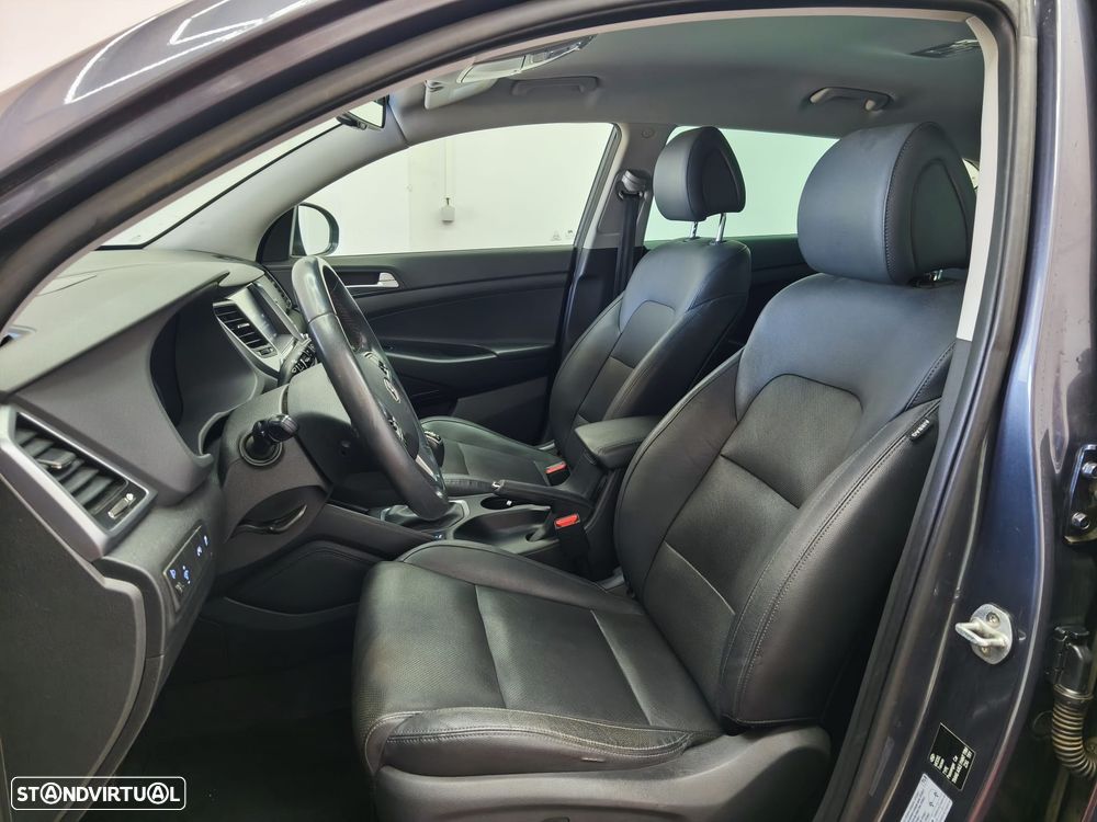 Hyundai Tucson 1.7 CRDi Executive - 11
