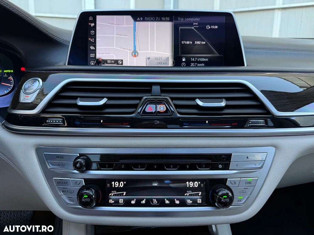 BMW Seria 7 730Ld xDrive - 33