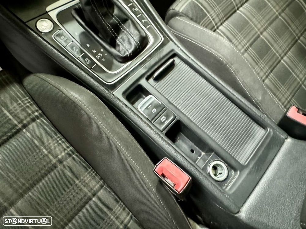 VW Golf 2.0 TDI GTD DSG - 50