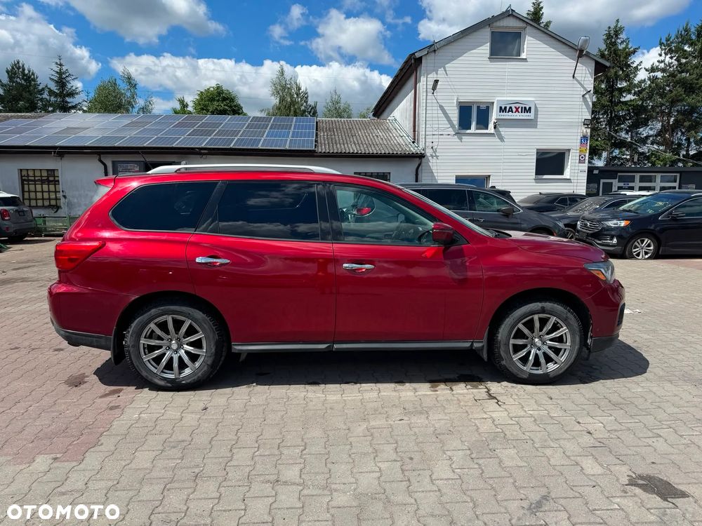 Nissan Pathfinder - 4