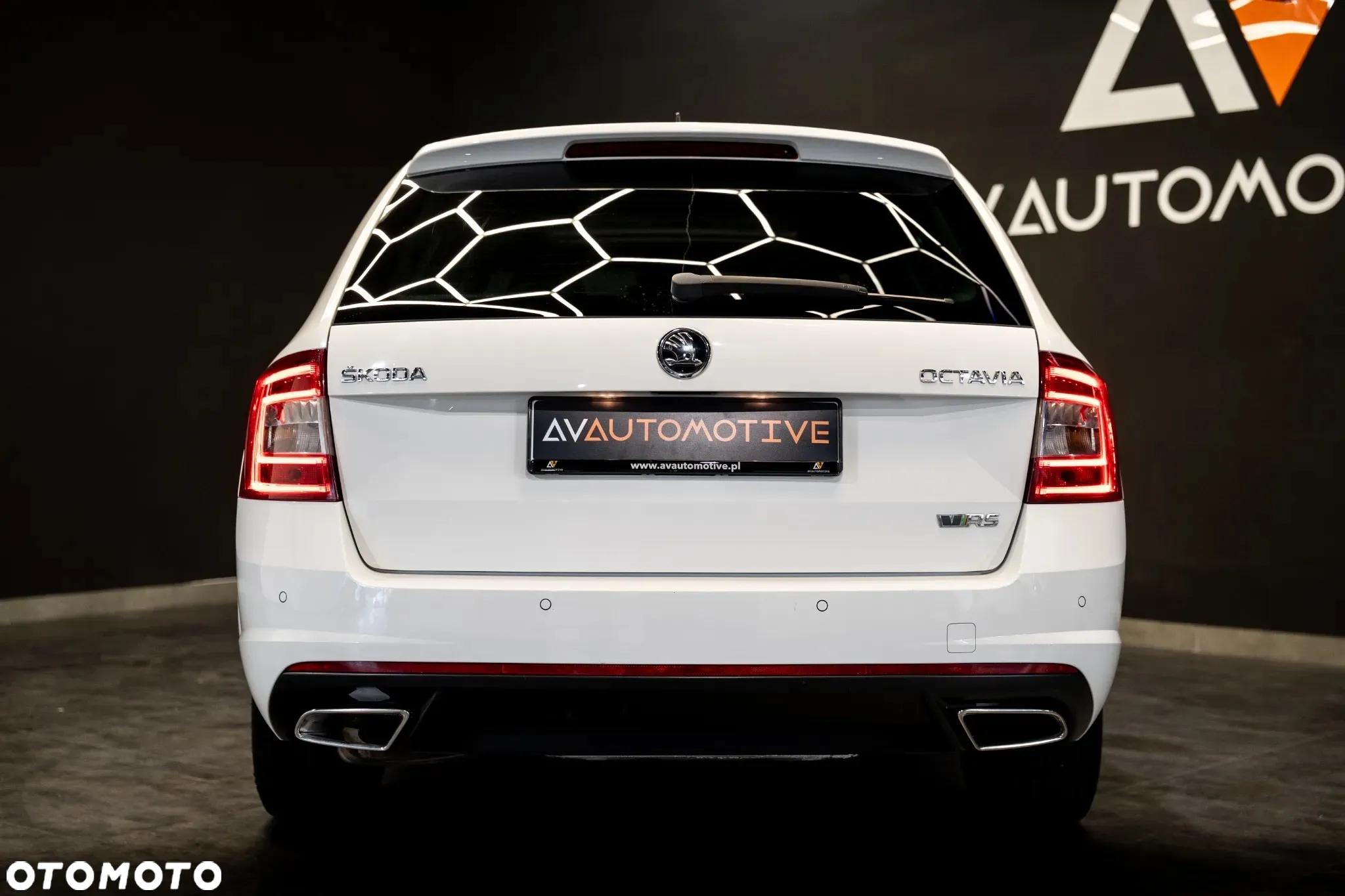 Skoda Octavia Combi 2.0 TDI DSG RS - 8