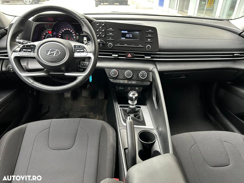 Hyundai Elantra 1.6 l 123 CP 6MT Classic - 12