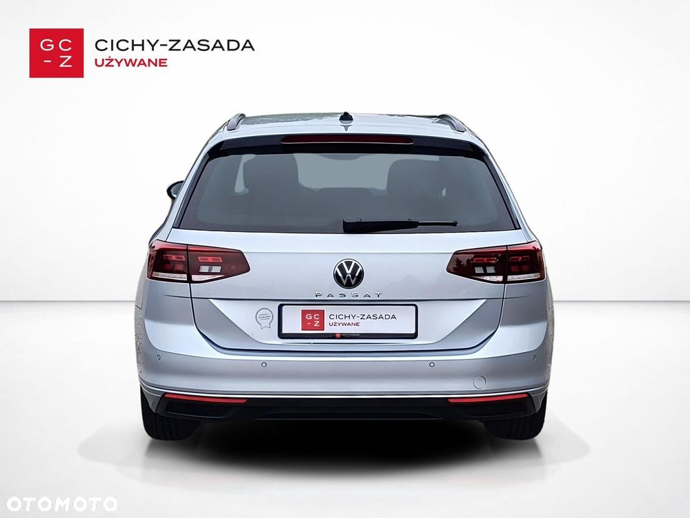 Volkswagen Passat - 4