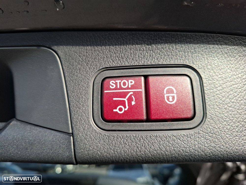 Mercedes-Benz GLA 180 d Progressive - 25