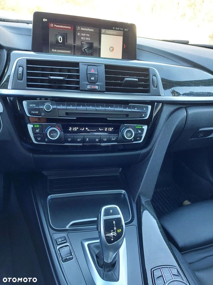 BMW Seria 3 330i GPF xDrive Luxury Line - 10