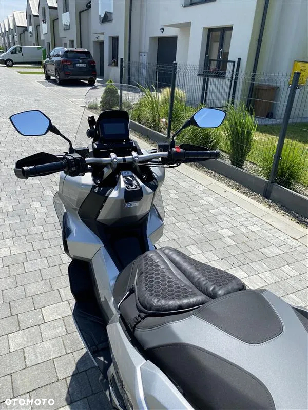 Honda ADV350 - 8