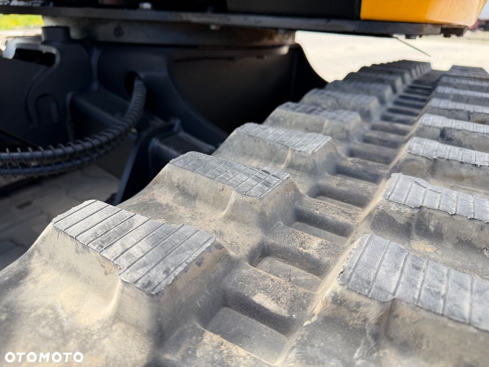 JCB 8026 - 12