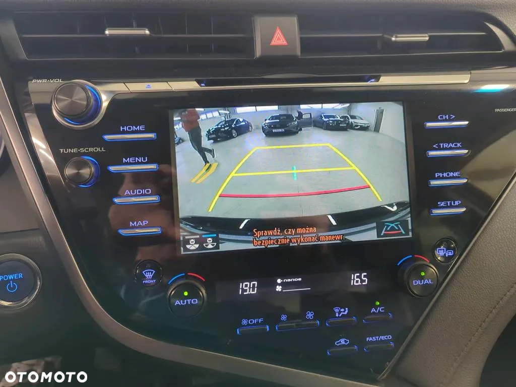 Toyota Camry 2.5 Hybrid Executive CVT - 7