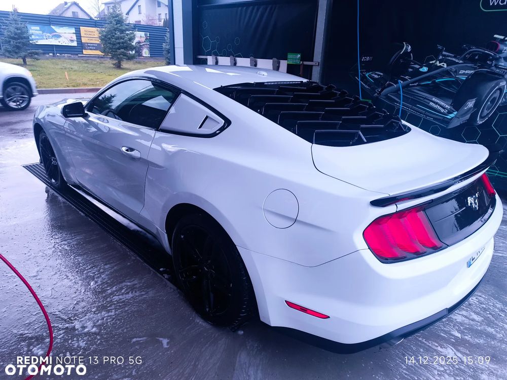 Ford Mustang - 13
