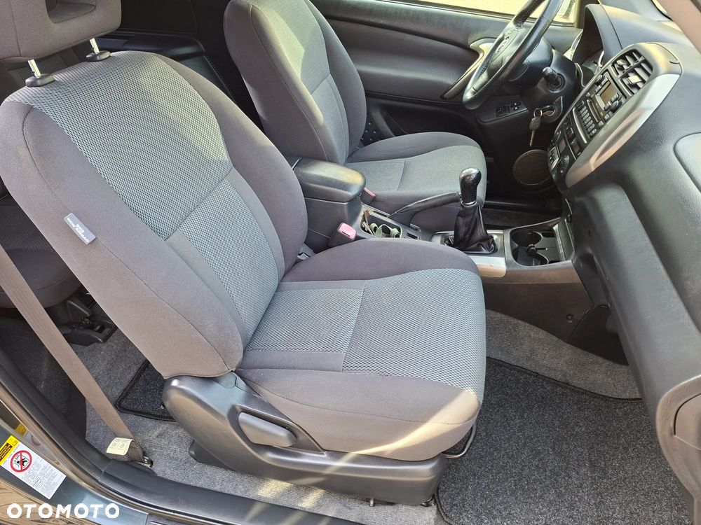 Toyota RAV4 - 22