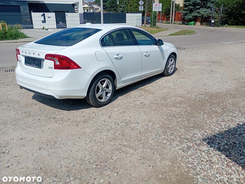 Volvo S60 D3 Geartronic Momentum - 4