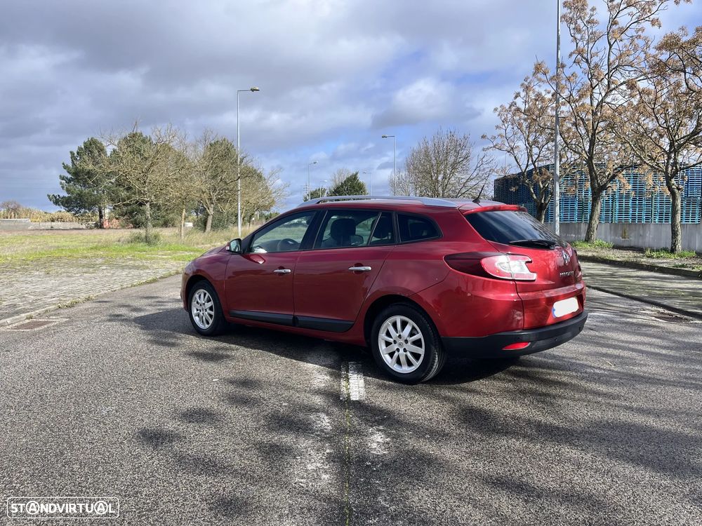 Renault Mégane 1.5 dCi Dynamique - 4