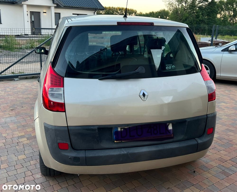 Renault Scenic 1.6 16V Infinity - 6