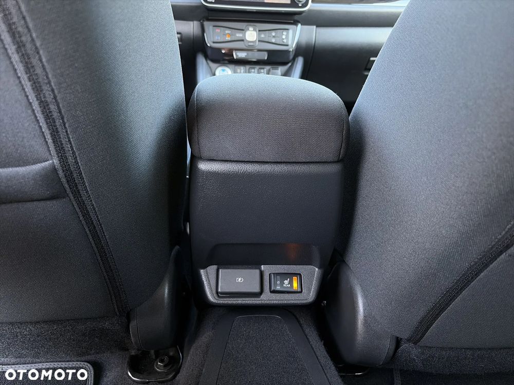 Nissan Leaf 40kWh N-Connecta - 17