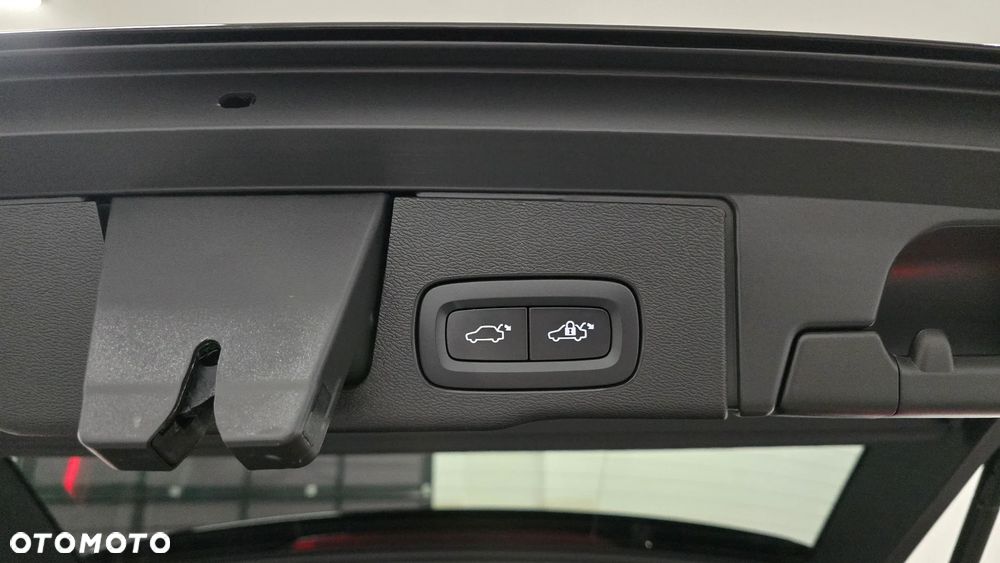 Volvo XC 60 B4 D Plus Dark - 10