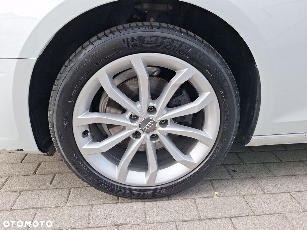 Audi A4 Limousine - 32