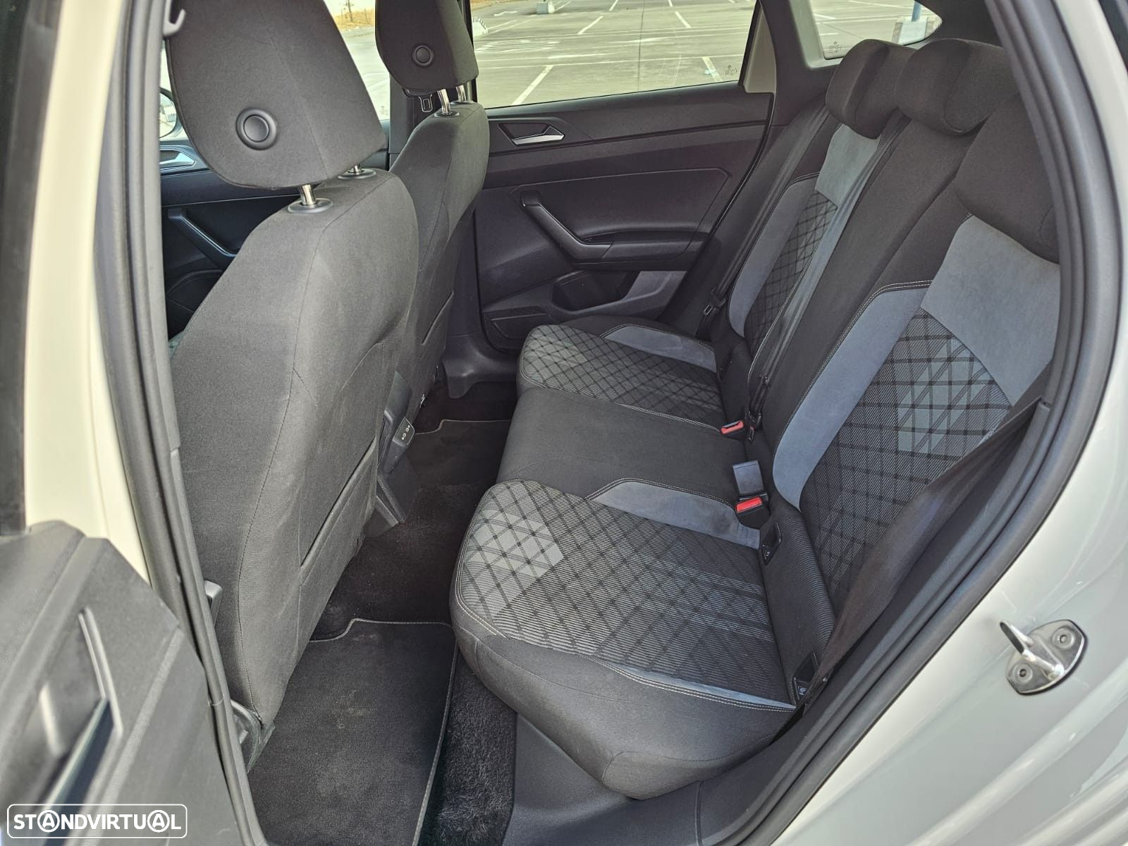 VW Taigo 1.0 TSI R-Line DSG - 12