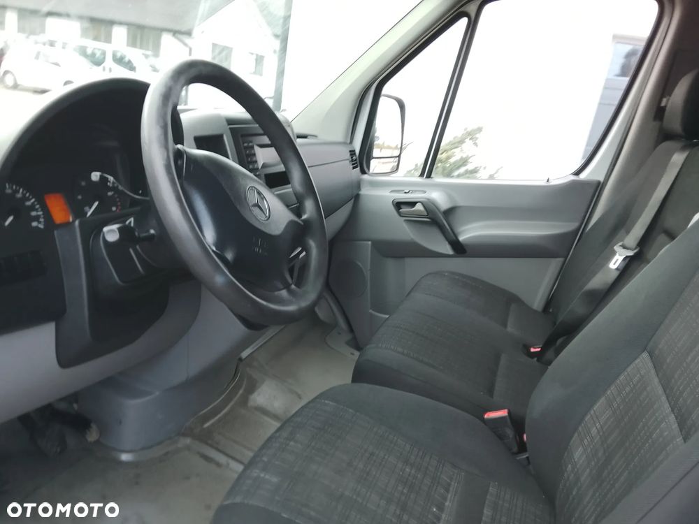 Mercedes-Benz Sprinter - 21