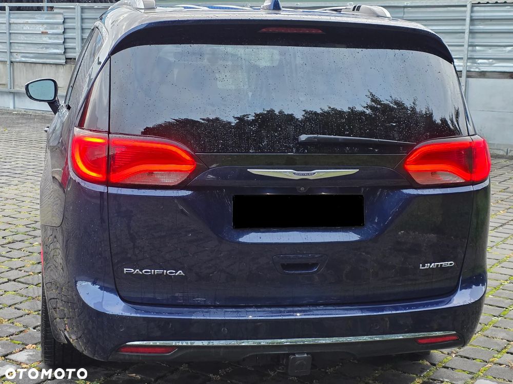 Chrysler Pacifica - 12