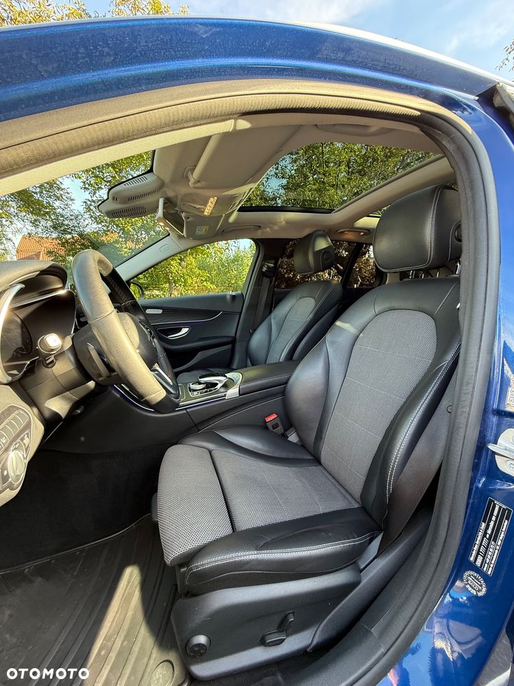 Mercedes-Benz Klasa C 300 d 4MATIC 9G-TRONIC - 17