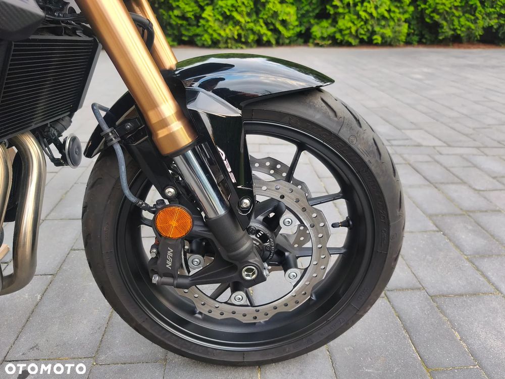 Honda CB - 12