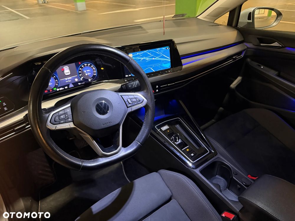 Volkswagen Golf - 22