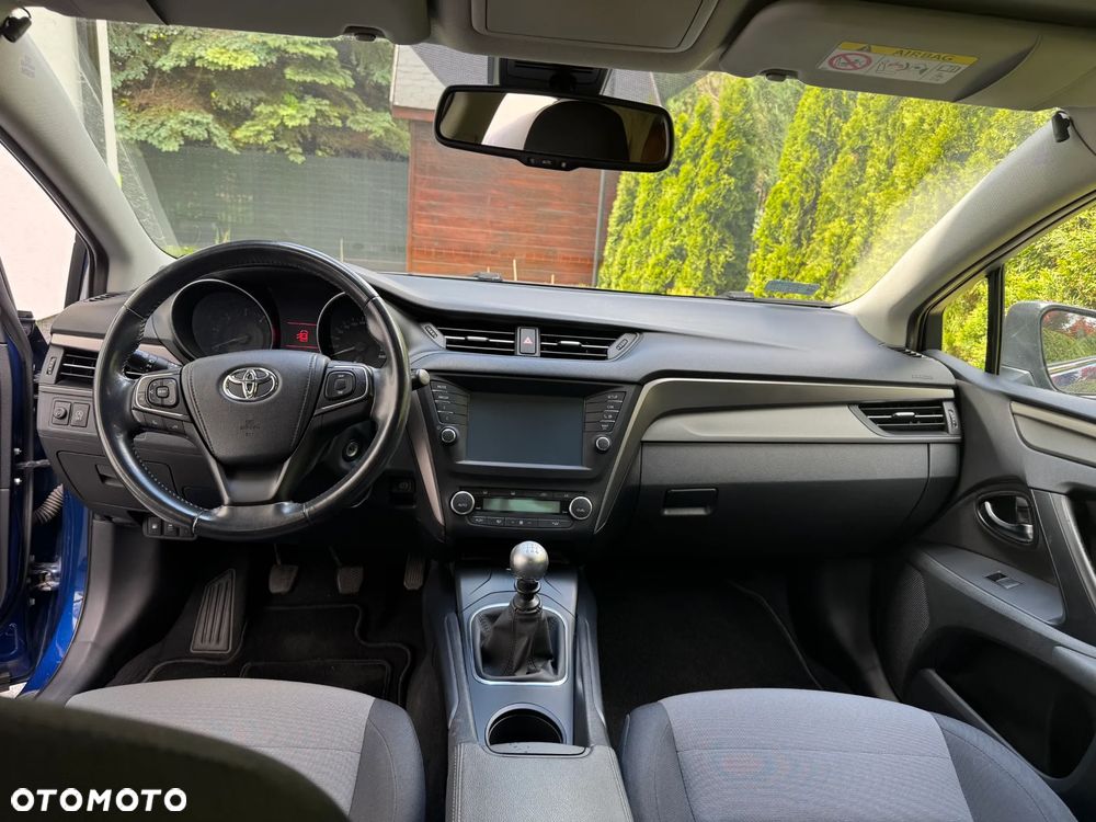 Toyota Avensis 1.6 D-4D Active - 11