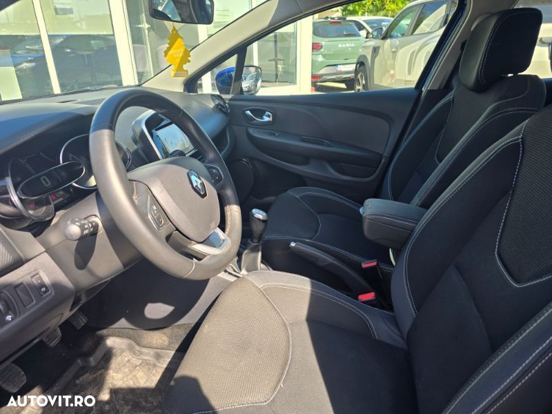 Renault Clio - 25