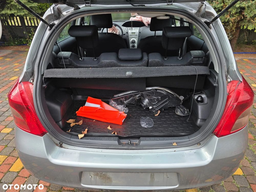 Toyota Yaris 1.3 VVT-i Sol - 8
