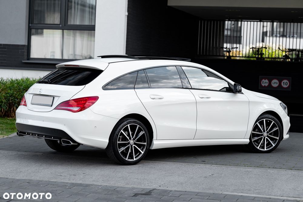 Mercedes-Benz CLA Shooting Brake 200 7G-DCT AMG Line - 15