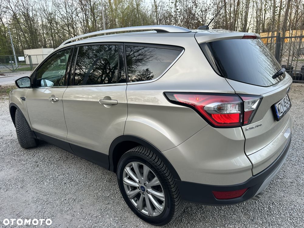 Ford Escape ver-2-0-ecoboost-awd-titanium - 9