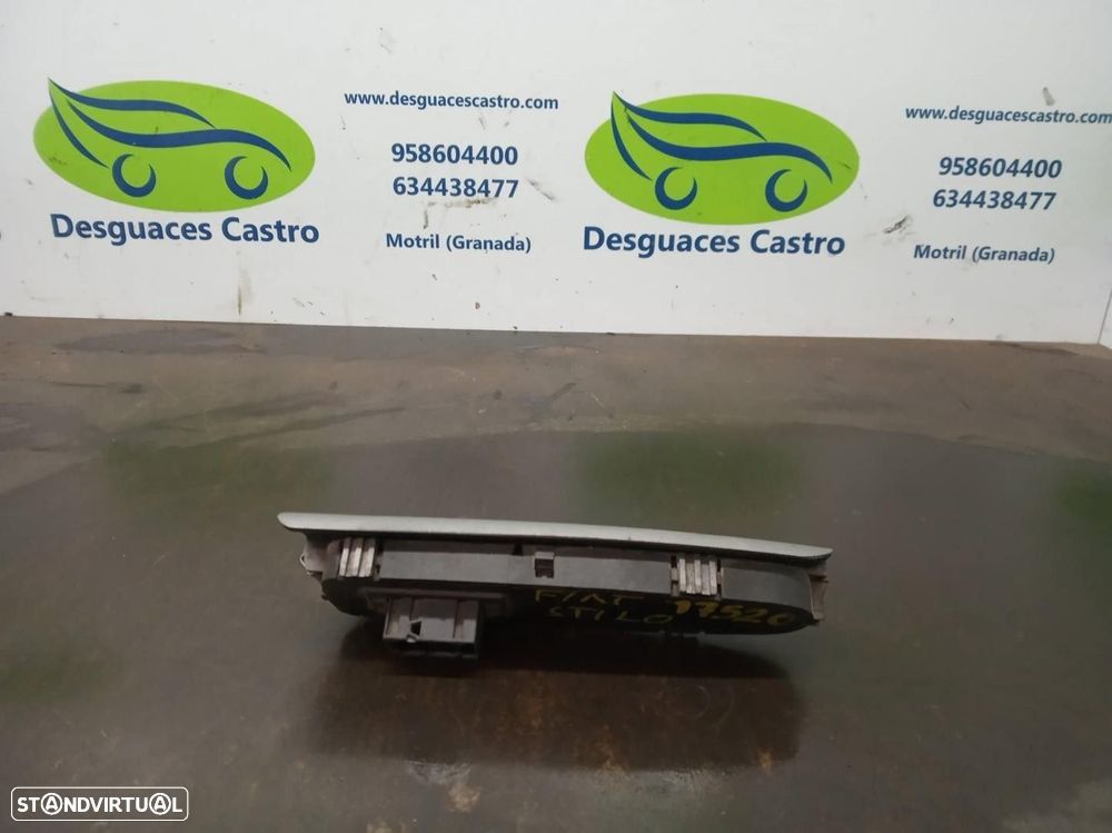 COMANDO ELEVADOR DE VIDRO FRONTAL ESQUERDO FIAT STILO 2004 - - 2